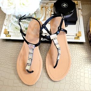 385 Fifth Jewel Black T-strap Sandals Size 8